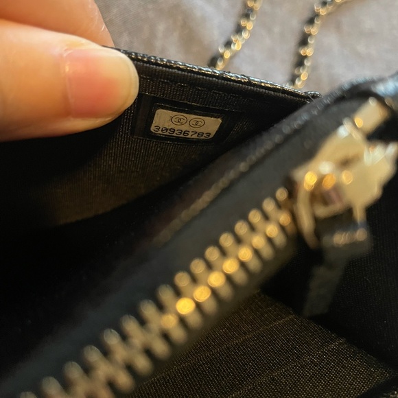 CHANEL
Caviar Quilted Golden Class Wallet On Chain WOC Black - Picture 14 of 16